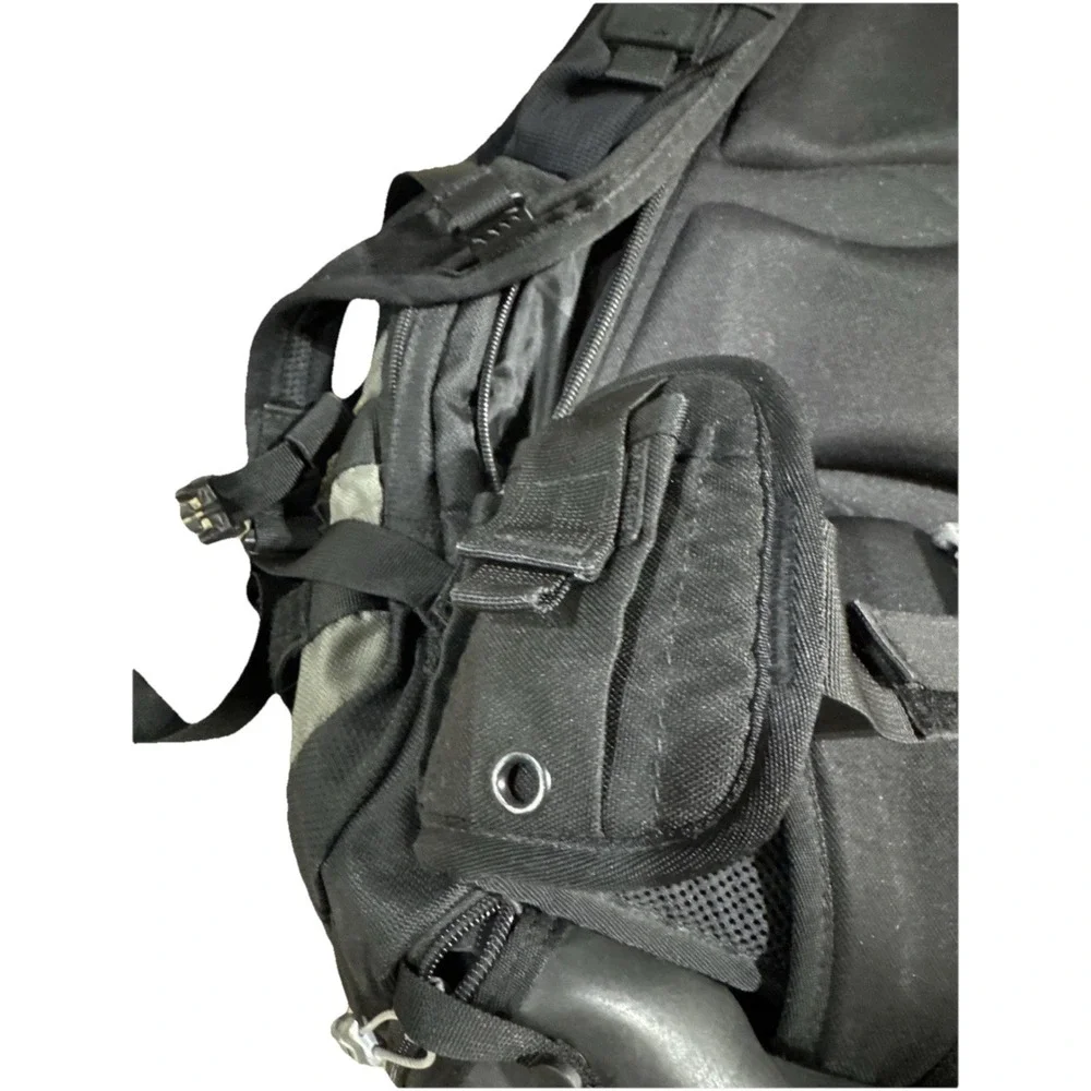 Oakley Icon 2.0 Tactical Field Gear Backpack – Rare Discontinued Standard Issue